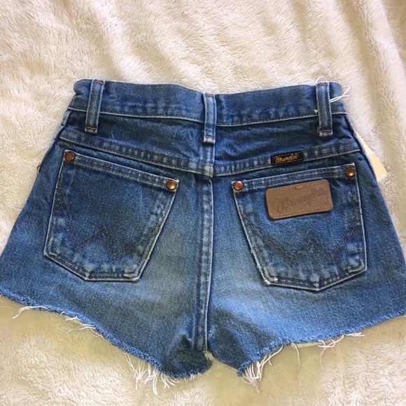 Wrangler Shorts - Picture 2 of 4